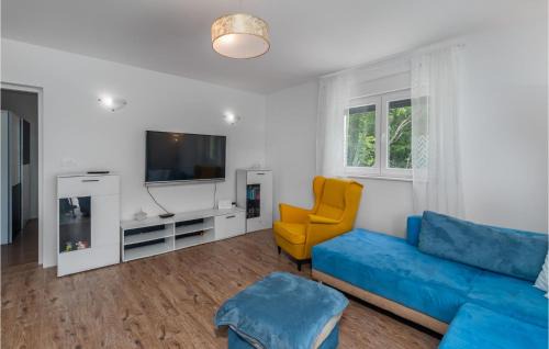 Vinodolska opcina House | Awesome Home In Drivenik With Jacuzzi