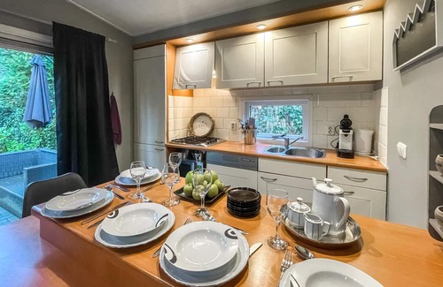 Emst House | Awesome home in Emst with kitchen