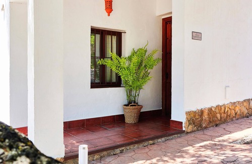Estepa House | Awesome home in Estepa with kitchenette