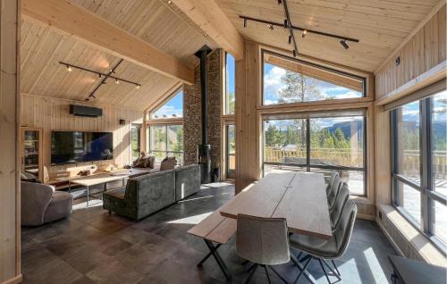 Sor-Fron House | Awesome Home In Gålå With Sauna