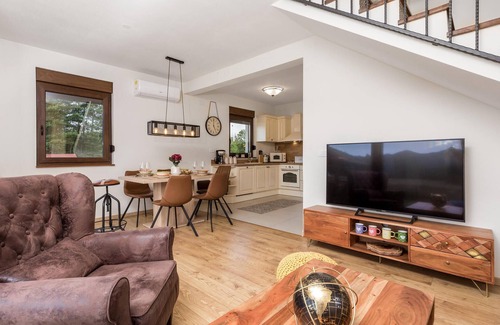 Gospic House | Awesome home in Gospic with WiFi