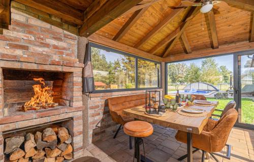 Gospic House | Awesome Home In Gospic With Wifi