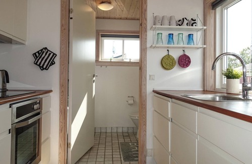 Gudhjem House | Awesome home in Gudhjem with kitchen