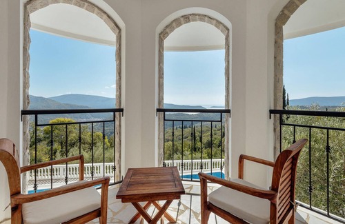 Sasovici House | Awesome home in Herceg Novi with WiFi