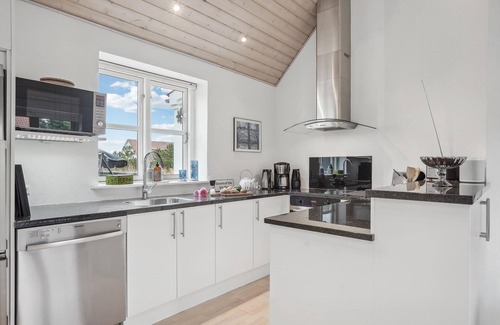 Hirtshals House | Awesome home in Hirtshals with sauna