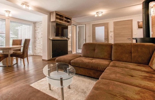 Izola House | Awesome home in Izola w/ Sauna, WiFi and 3 Bedrooms