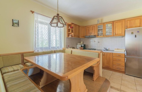 Jezera House | Awesome home in Jezera with WiFi