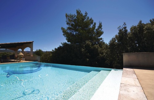 Joucas House | Awesome home in Joucas with kitchen