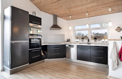 Pøt Strandby House | Awesome home in Juelsminde with WiFi