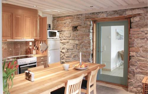 Storlinge House | Awesome Home In Köpingsvik With Kitchen