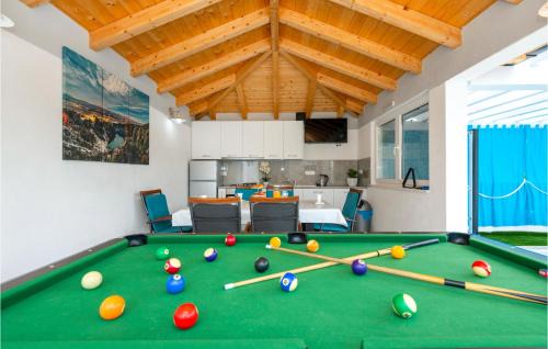 Kamenmost House | Awesome Home In Kamenmost With Jacuzzi
