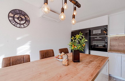 Kuciste House | Awesome home in Kuciste with WiFi