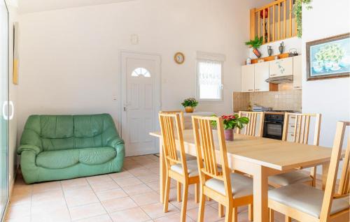 La Faute-sur-Mer House | Awesome Home In La Faute Sur Mer