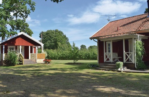 Hagaby House | Awesome home in Löttorp with kitchen