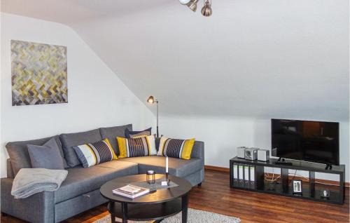 Hunerbach House | Awesome Home In Müllenbach With Kitchen