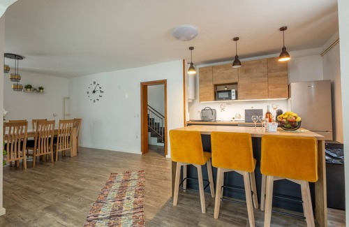 Brestovac House | Awesome home in Novo Zvecevo with sauna