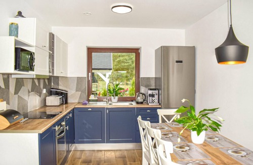 Miroszewo House | Awesome home in Nowe Warpno with WiFi
