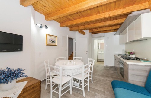 Pag House | Awesome home in Pag with WiFi