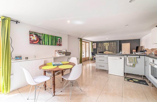 Pardailhan House | Awesome home in Pardailhan with kitchen