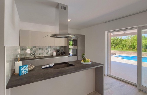 Pazin House | Awesome home in Pazin with sauna