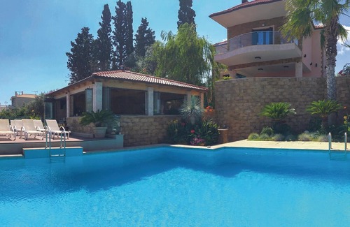 Egira House | Awesome home in Petalou, Korinthias