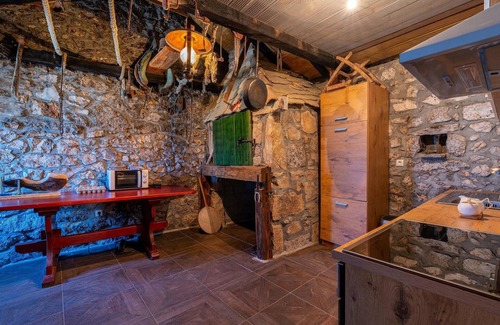 Benkovac House | Awesome home in Polaca