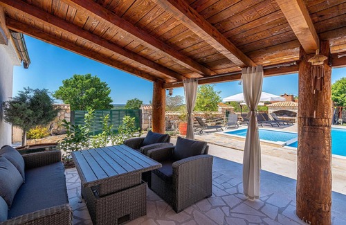 Benkovac House | Awesome home in Polaca
