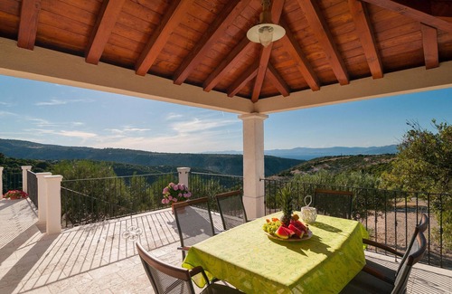 Postira House | Awesome home in Postira