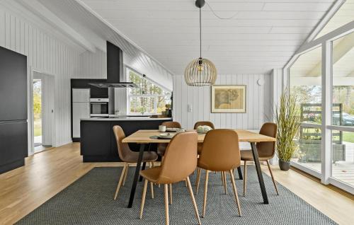Togeholt House | Awesome Home In Præstø With Wifi