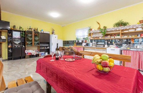 Otocac House | Awesome home in Skare with sauna