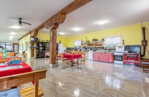 Otocac House | Awesome home in Skare with sauna