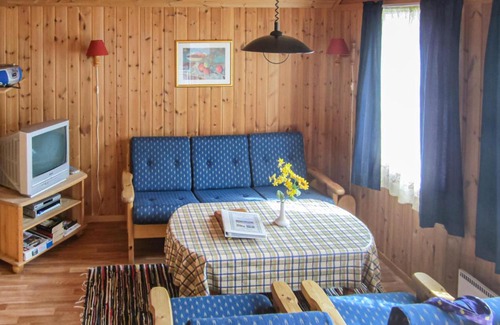 Spangereid House | Awesome Home In Spangereid With Kitchen