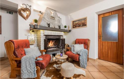 Ravna Gora House | Awesome Home In Stari Laz With Kitchen