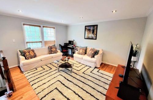 Herndon Apartment | Awesome Home in suburb Washington DC near Airport with WiFi and Parking