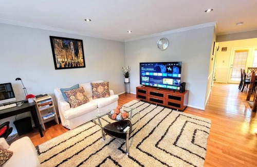 Herndon Apartment | Awesome Home in suburb Washington DC near Airport with WiFi and Parking