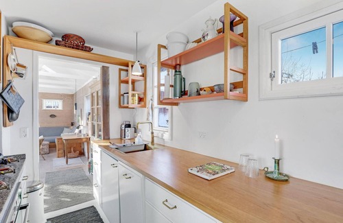 Bolshavn House | Awesome home in Svaneke with WiFi