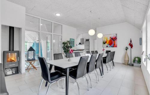Øby House | Awesome Home In Ulfborg With Sauna