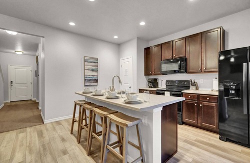 Colorado Springs House | ★Awesome Home★Great Neighborhood★Near Food & Fun★Designed with You in Mind★