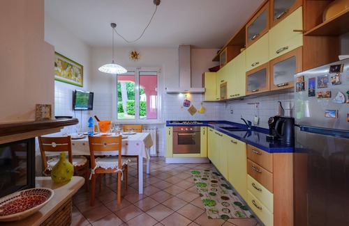 Trecastelli House | Awesome home in Castel Colonna di Mont
