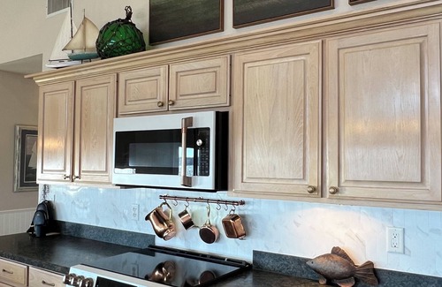 Enchanted Oaks House | Awesome LAKE front cottage offers relaxation and fun! Great for Families!