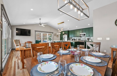 Prudenville House | Awesome lake views, 100 steps to the beach!