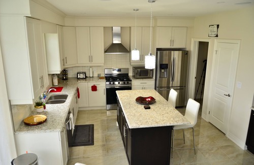 Welland House | Awesome Niagara Falls Getaway!