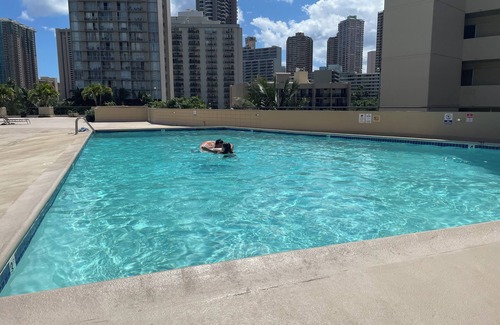 Waikiki Condo | Awesome Ocean View Studio 34th Floor Near Everything in Waikiki !