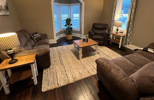 Swengel House | Awesome outdoor hot tub! Great discounts for longer stays!