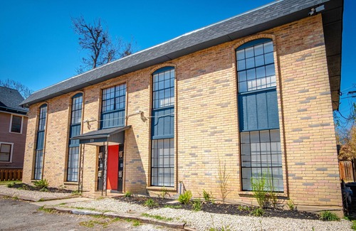 Midtown Apartment | Awesome Place 2br/2ba Near Downtown and Riverwalk
