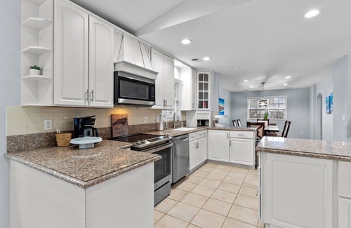 Wilmington House | Awesome Pool, Hot Tub & Amazing Arcade! No cleaning fee! 4 BD Paradise