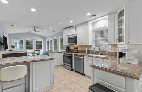 Wilmington House | Awesome Pool, Hot Tub & Amazing Arcade! No cleaning fee! 4 BD Paradise