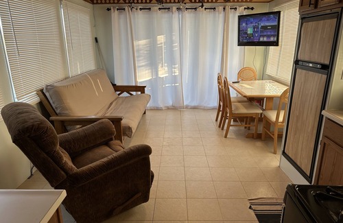 Cocodrie Boat Rental | Awesome retreat on the water with sunrise