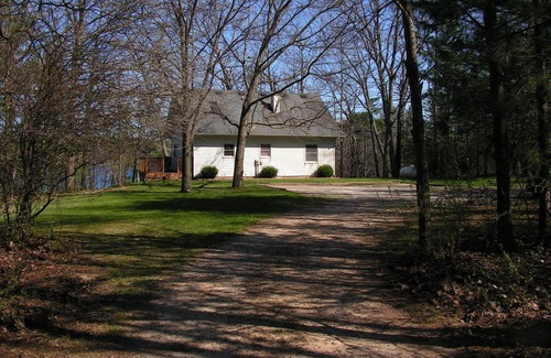 Irons House | AWESOME SECLUDED LAKEFRONT PROPERTY 💛 PICTURESQUE VIEWS💛