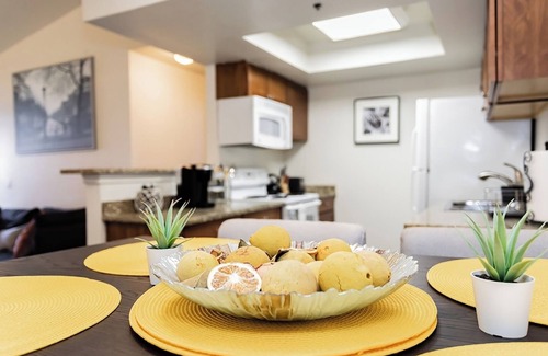 Las Vegas Condo | Awesome Strip Views! Heated Pool, Hot Tub & Gym!
